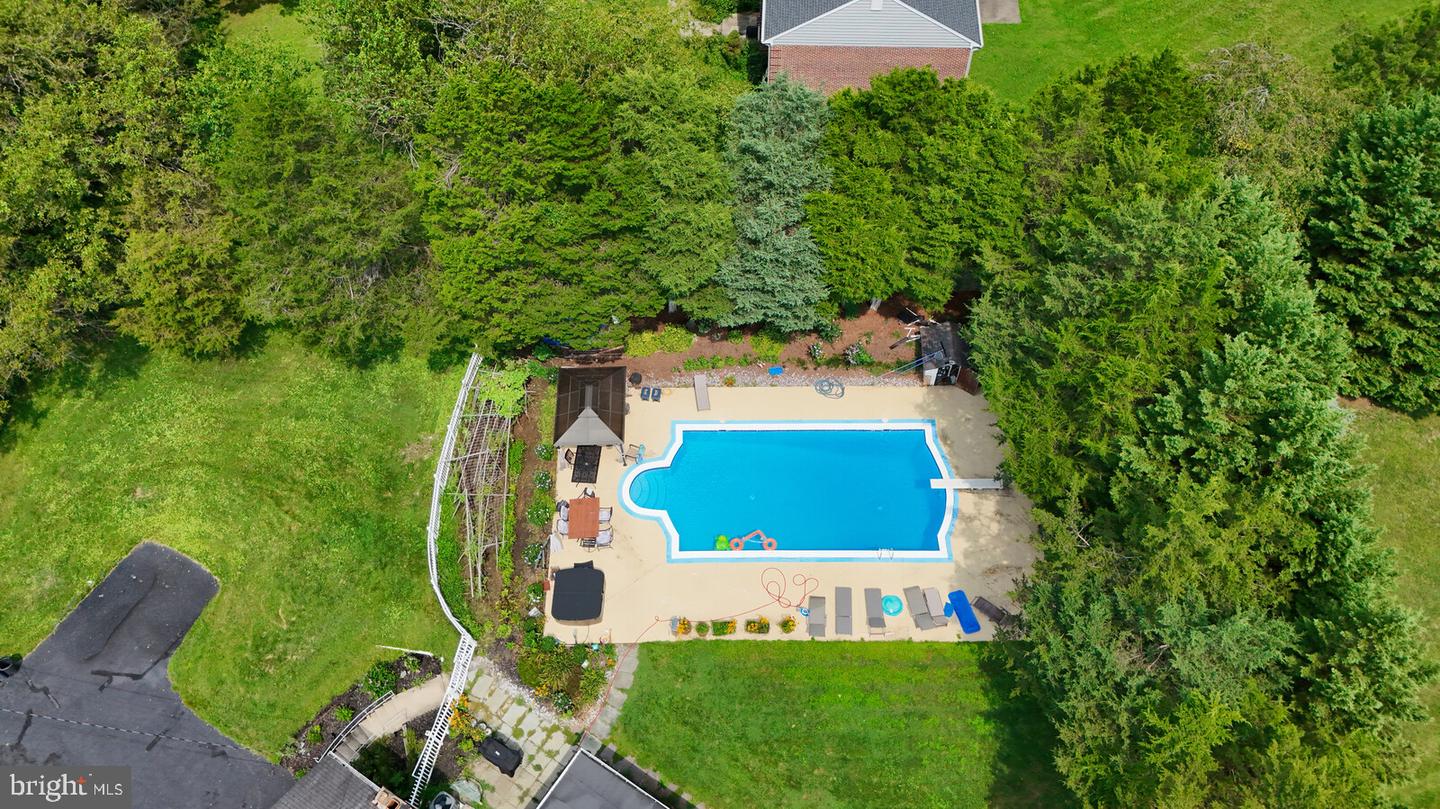 12512 Circle Dr Property Photo 9