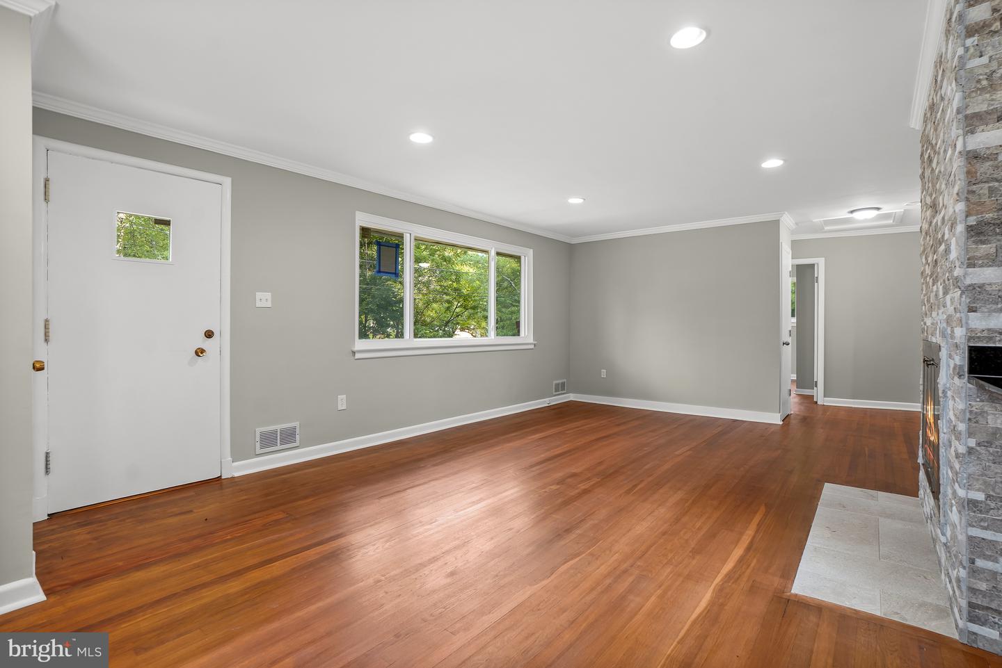 10705 Lockridge Dr Property Photo 3