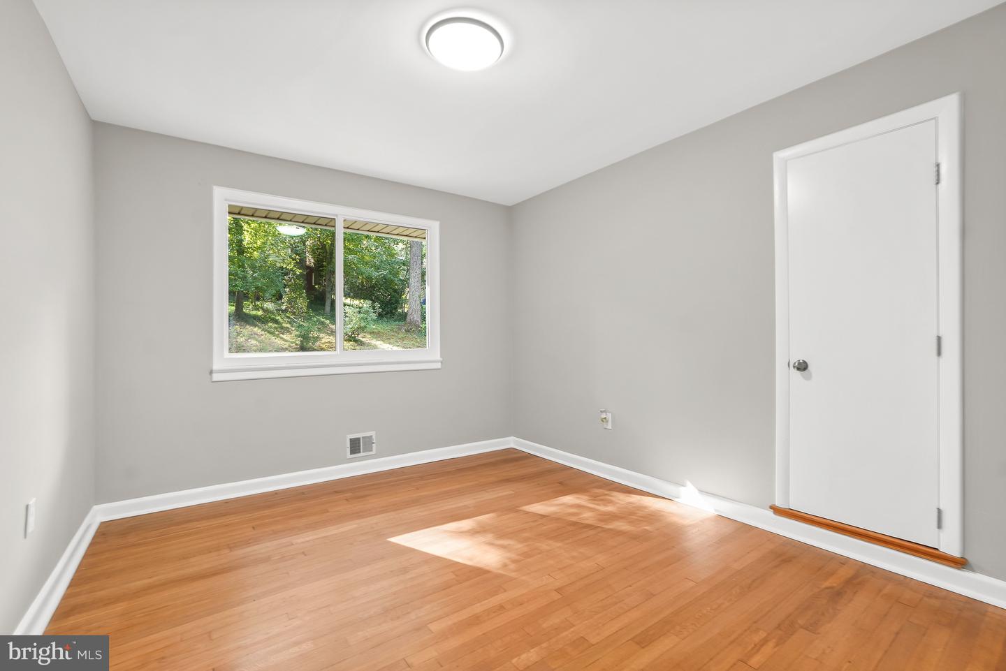 10705 Lockridge Dr Property Photo 9