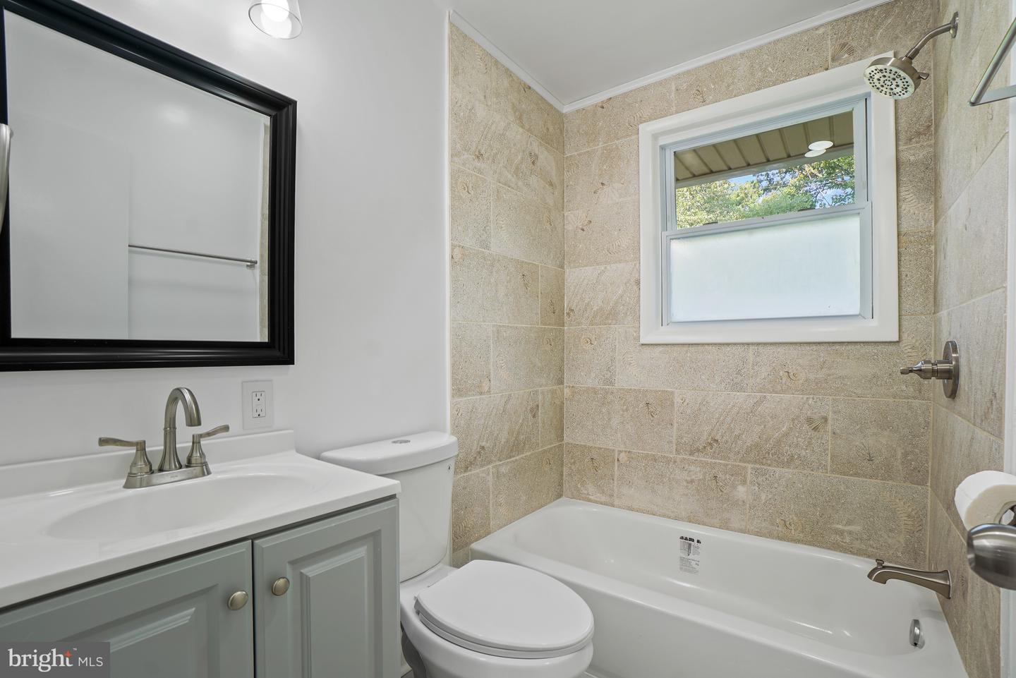 10705 Lockridge Dr Property Photo 10