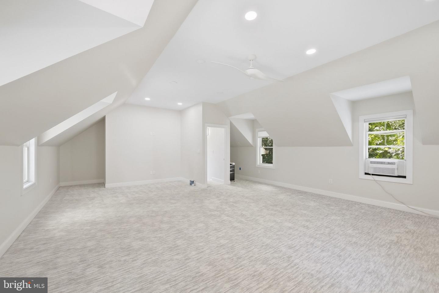 8210 Kingsgate Rd Property Photo 54