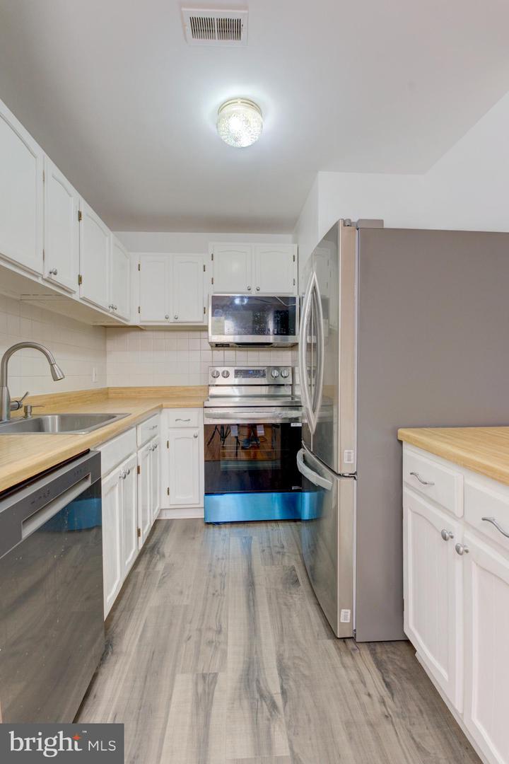 18202 Chalet Dr #3 Property Photo 17