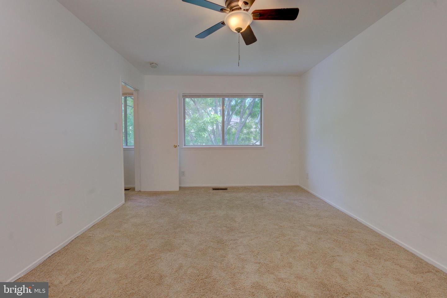 18202 Chalet Dr #3 Property Photo 32