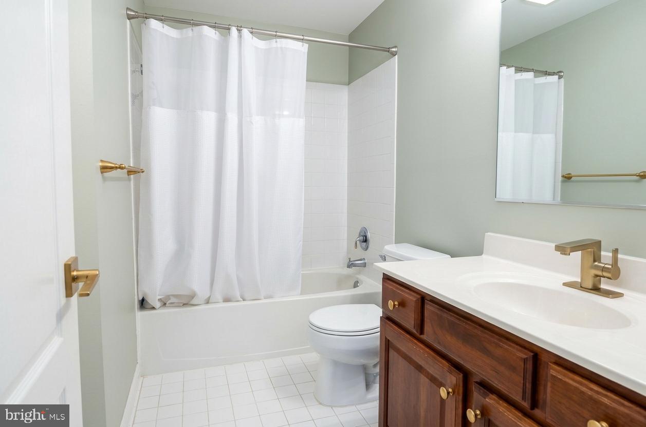 13813 Golden Fields Ct Property Photo 32