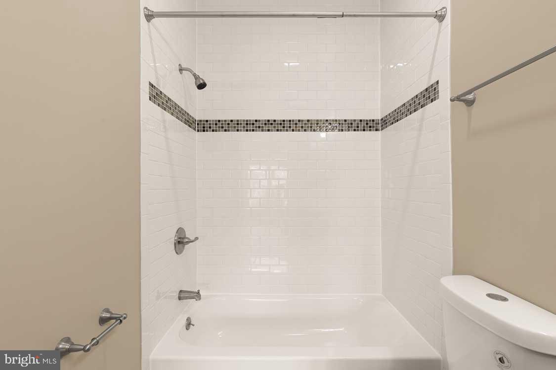 5230 Strathmore Ave Property Photo 12