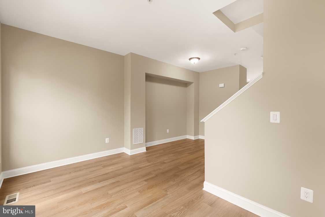 5230 Strathmore Ave Property Photo 17