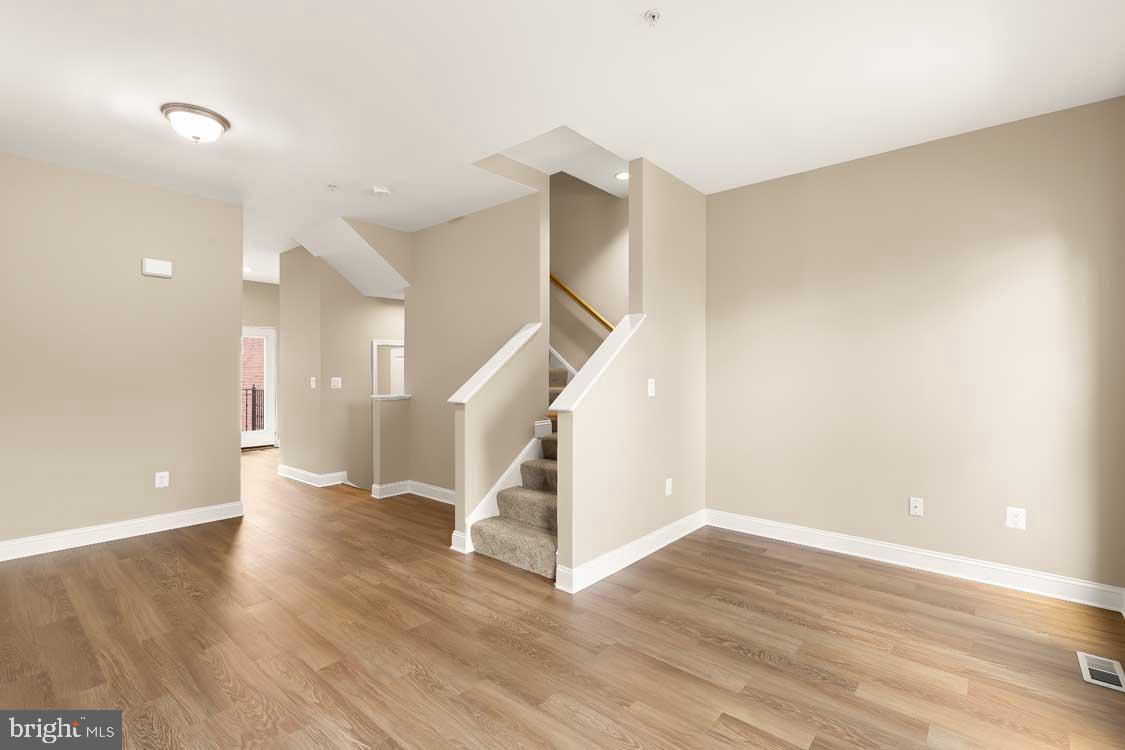 5230 Strathmore Ave Property Photo 18