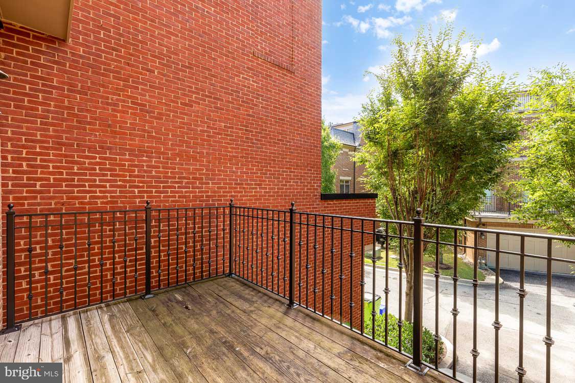 5230 Strathmore Ave Property Photo 27