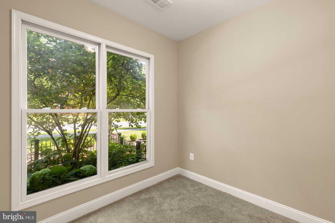 5230 Strathmore Ave Property Photo 32