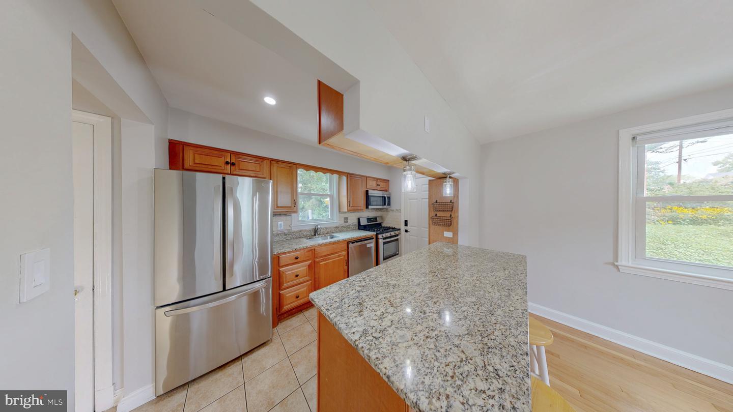 2410 Dexter Ave Property Photo 6
