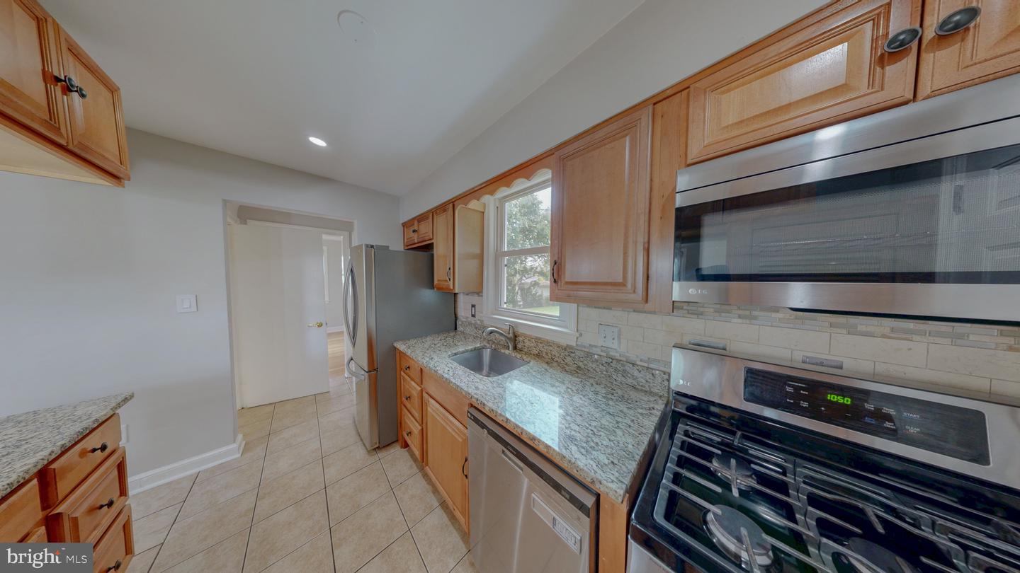 2410 Dexter Ave Property Photo 7