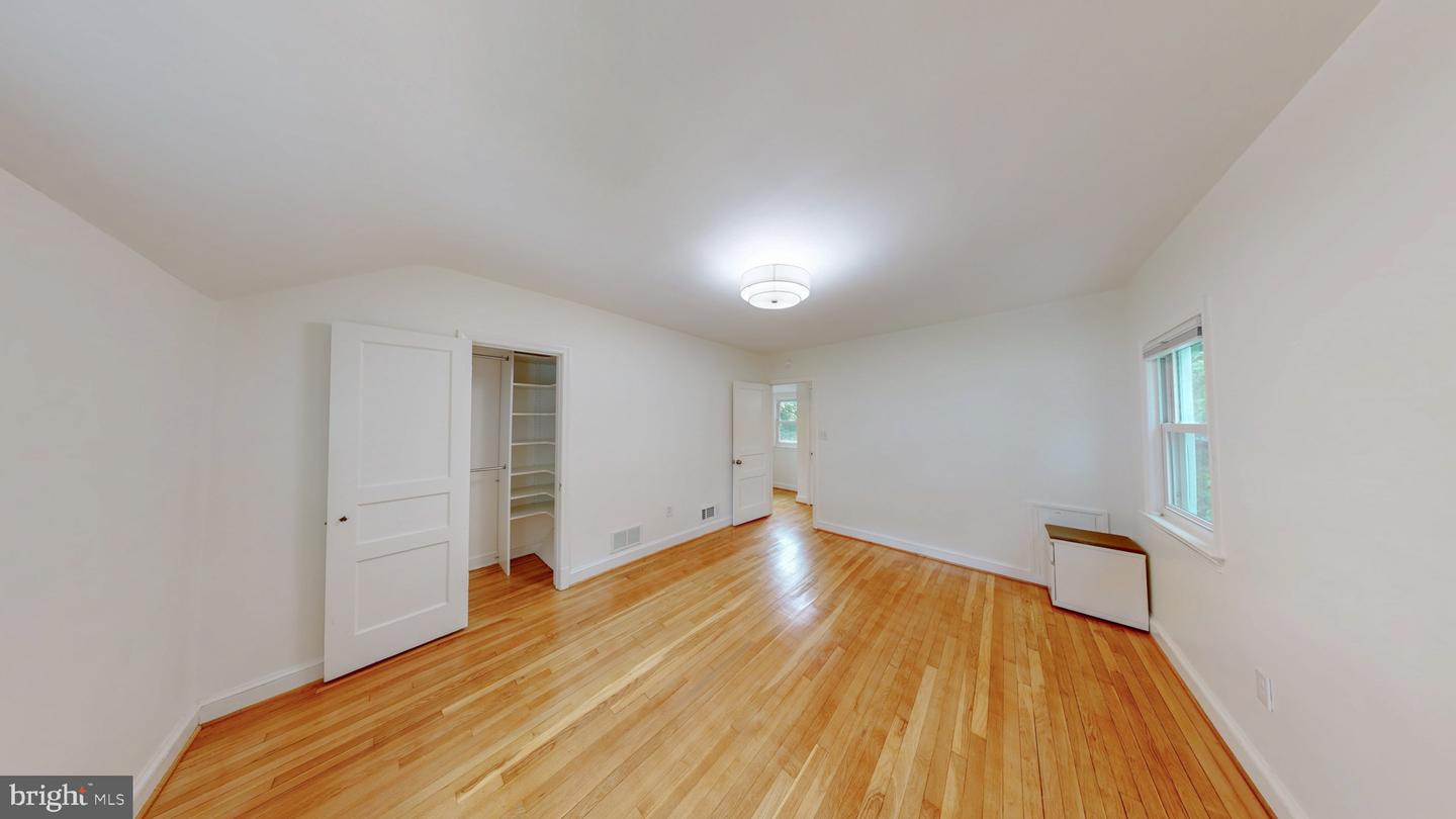 2410 Dexter Ave Property Photo 15