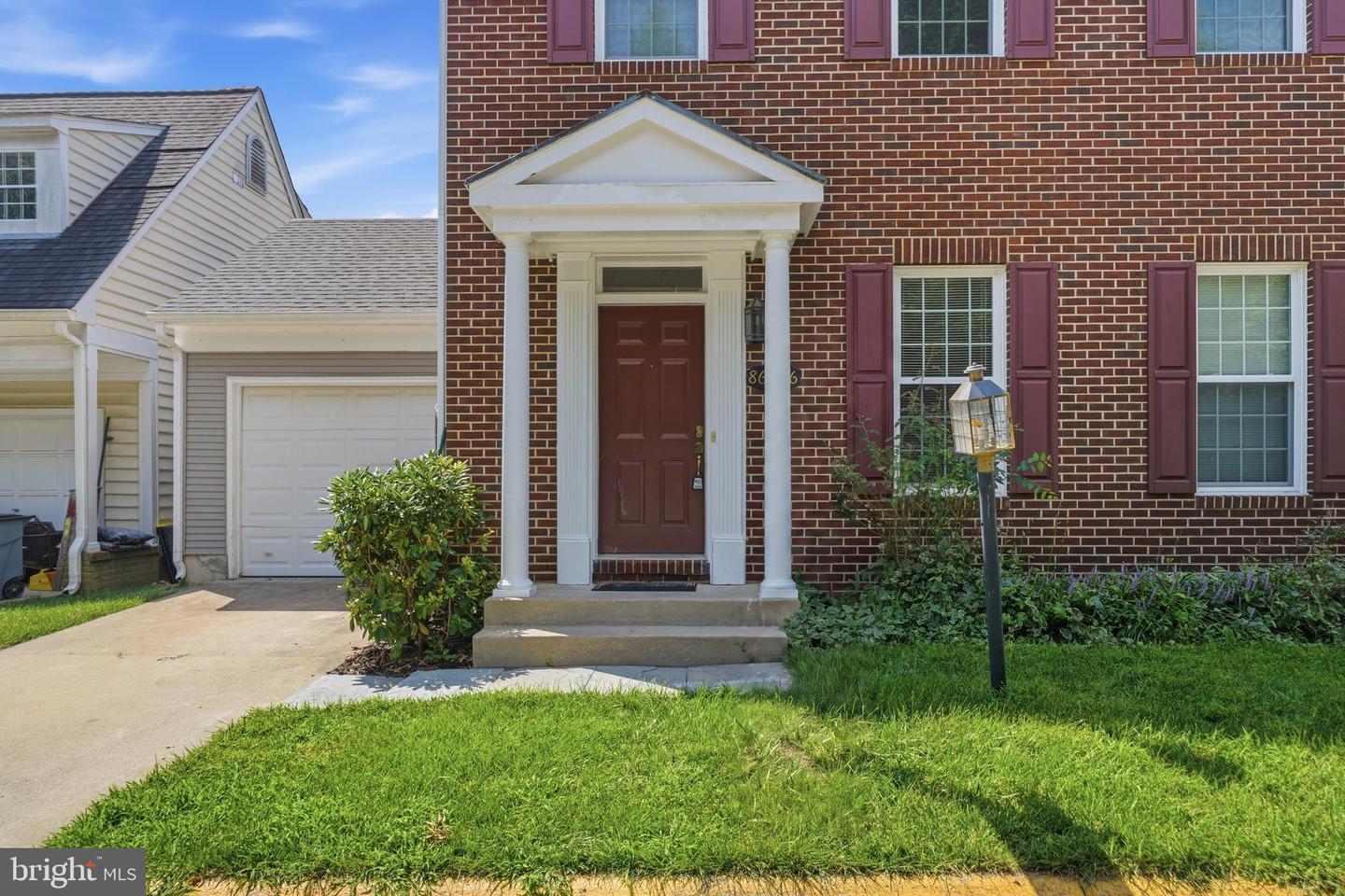 8612 Castlebar Way Property Photo 3
