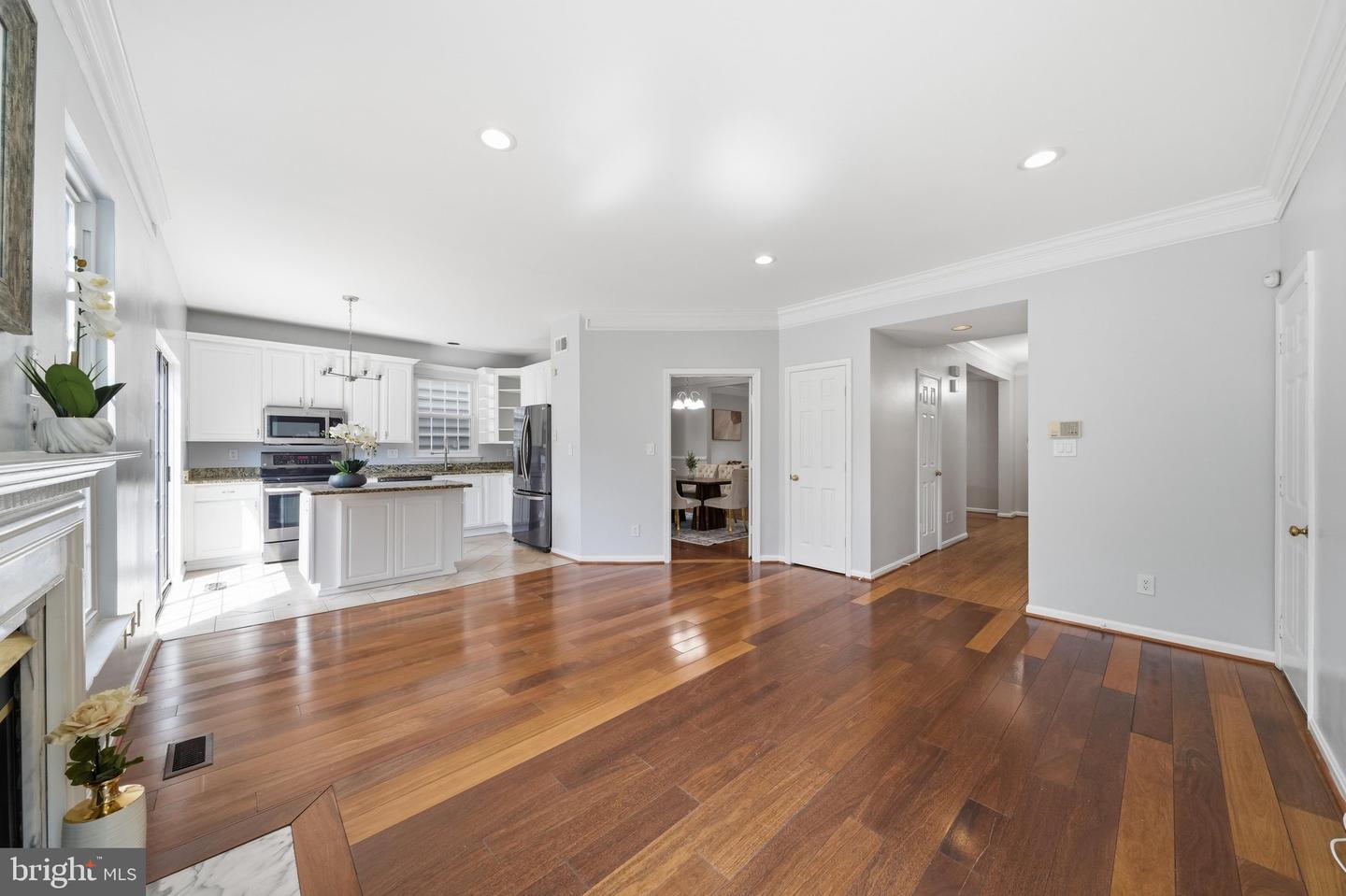 8612 Castlebar Way Property Photo 14