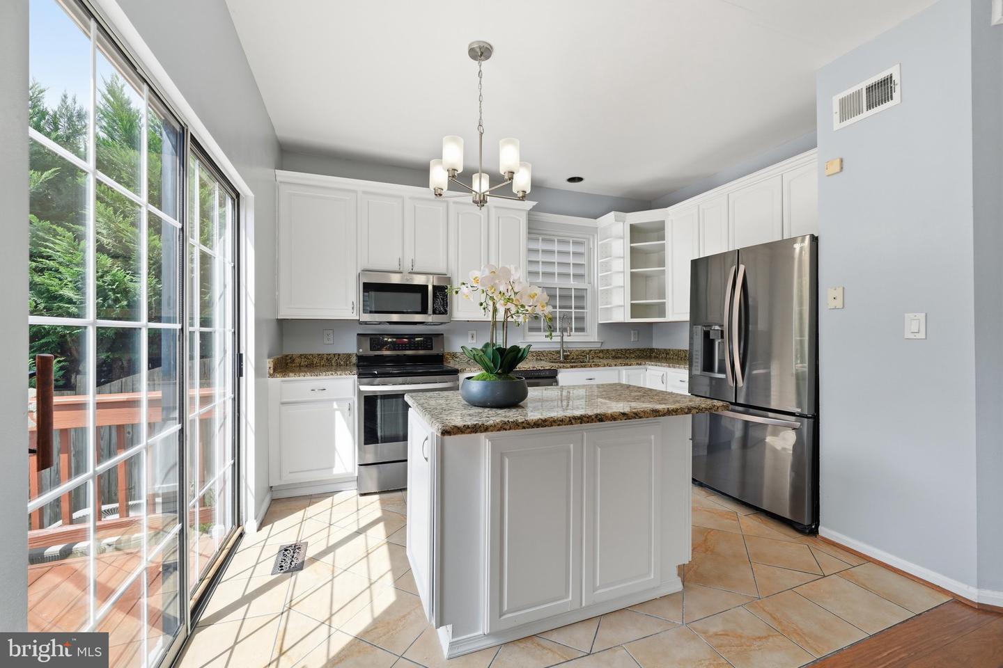8612 Castlebar Way Property Photo 16