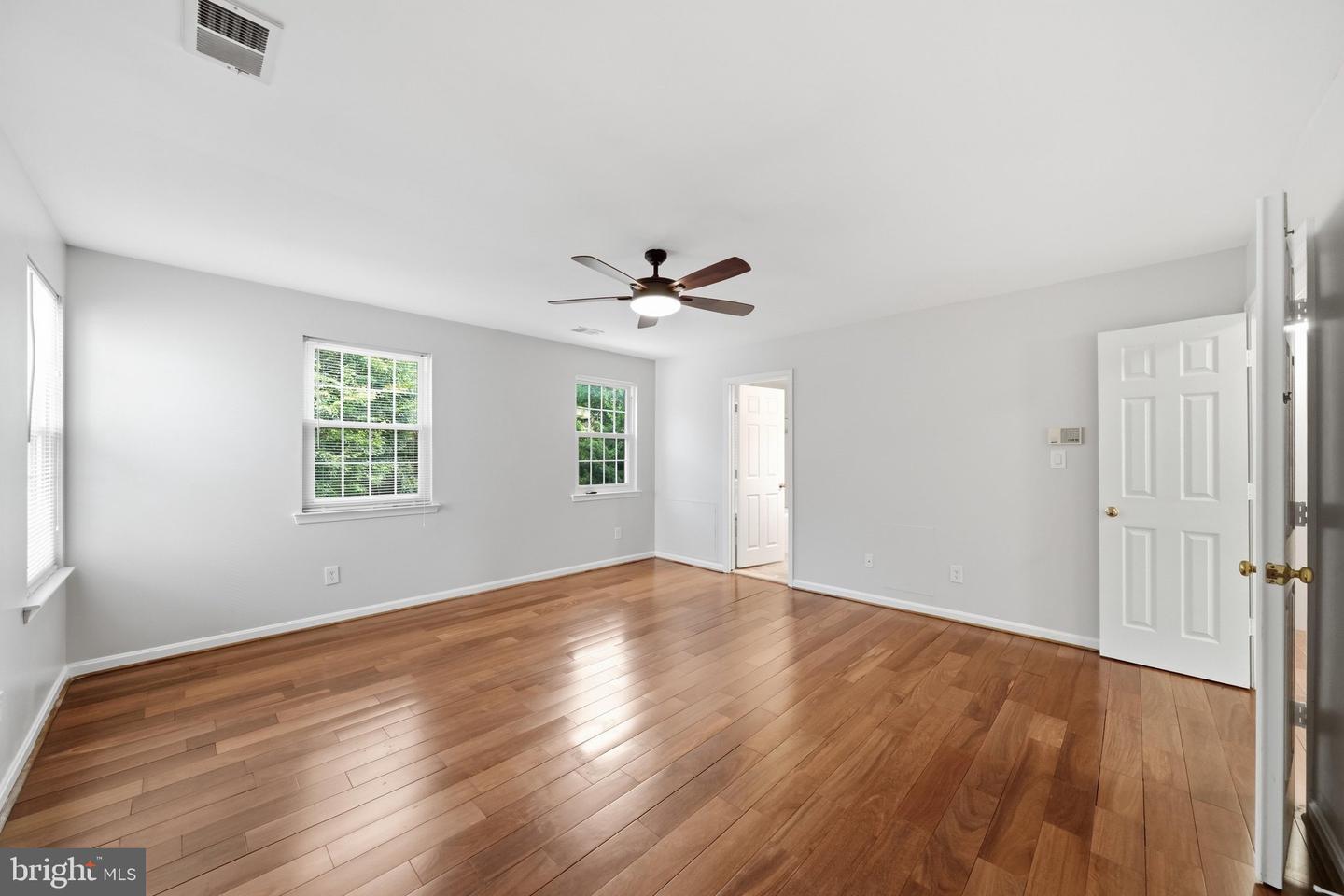 8612 Castlebar Way Property Photo 32