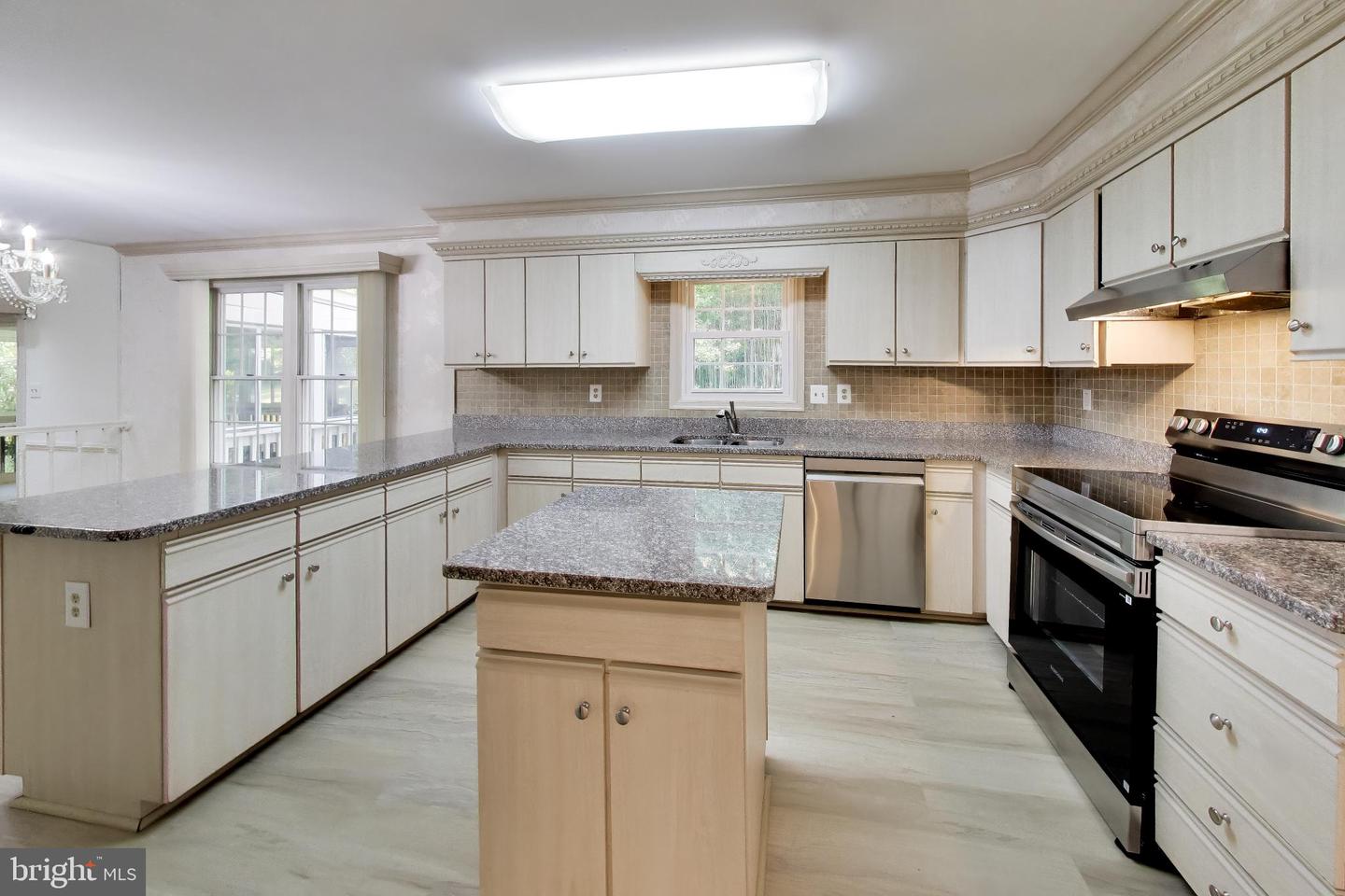 14672 Brougham Way Property Photo 16