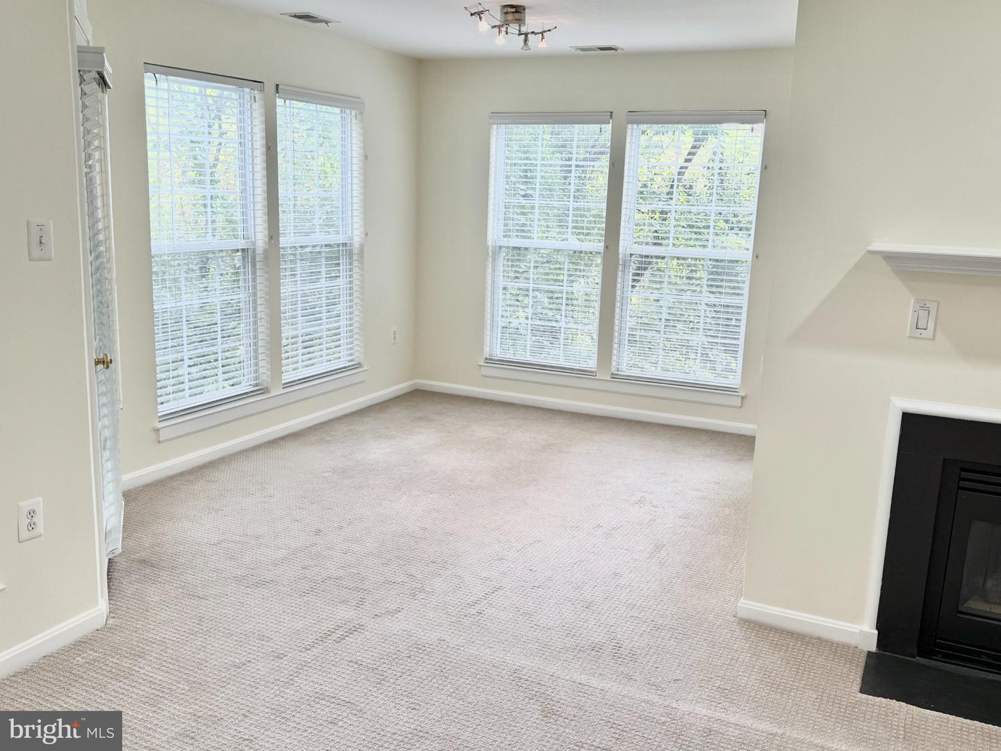 12000 Amber Ridge Cir #a-202 Property Photo 4
