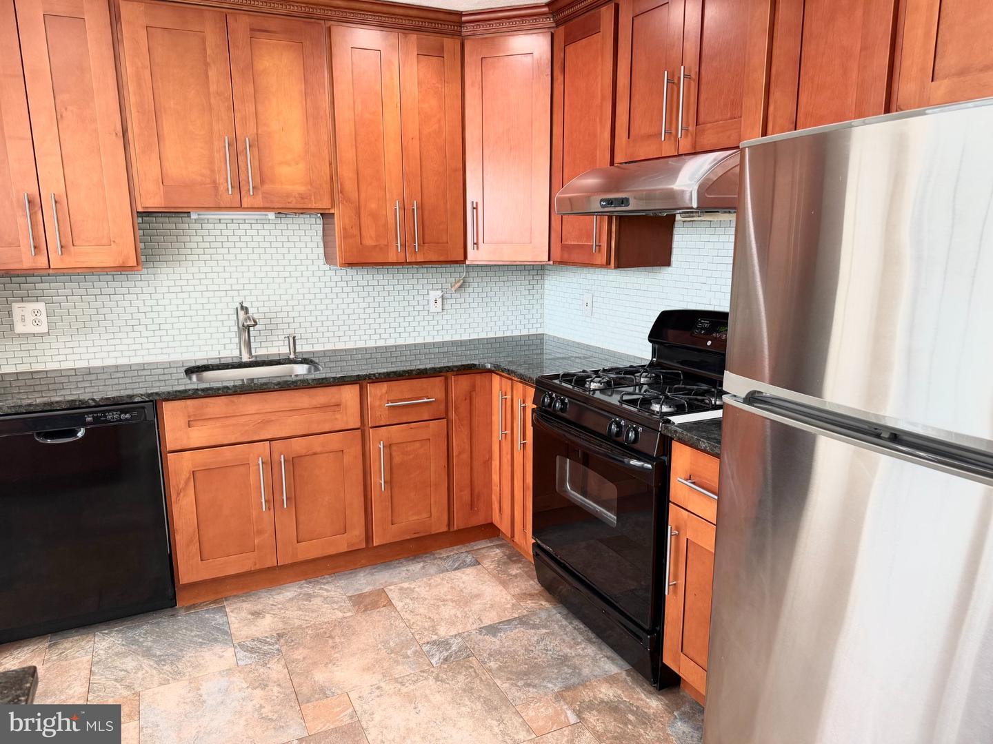 12000 Amber Ridge Cir #a-202 Property Photo 5