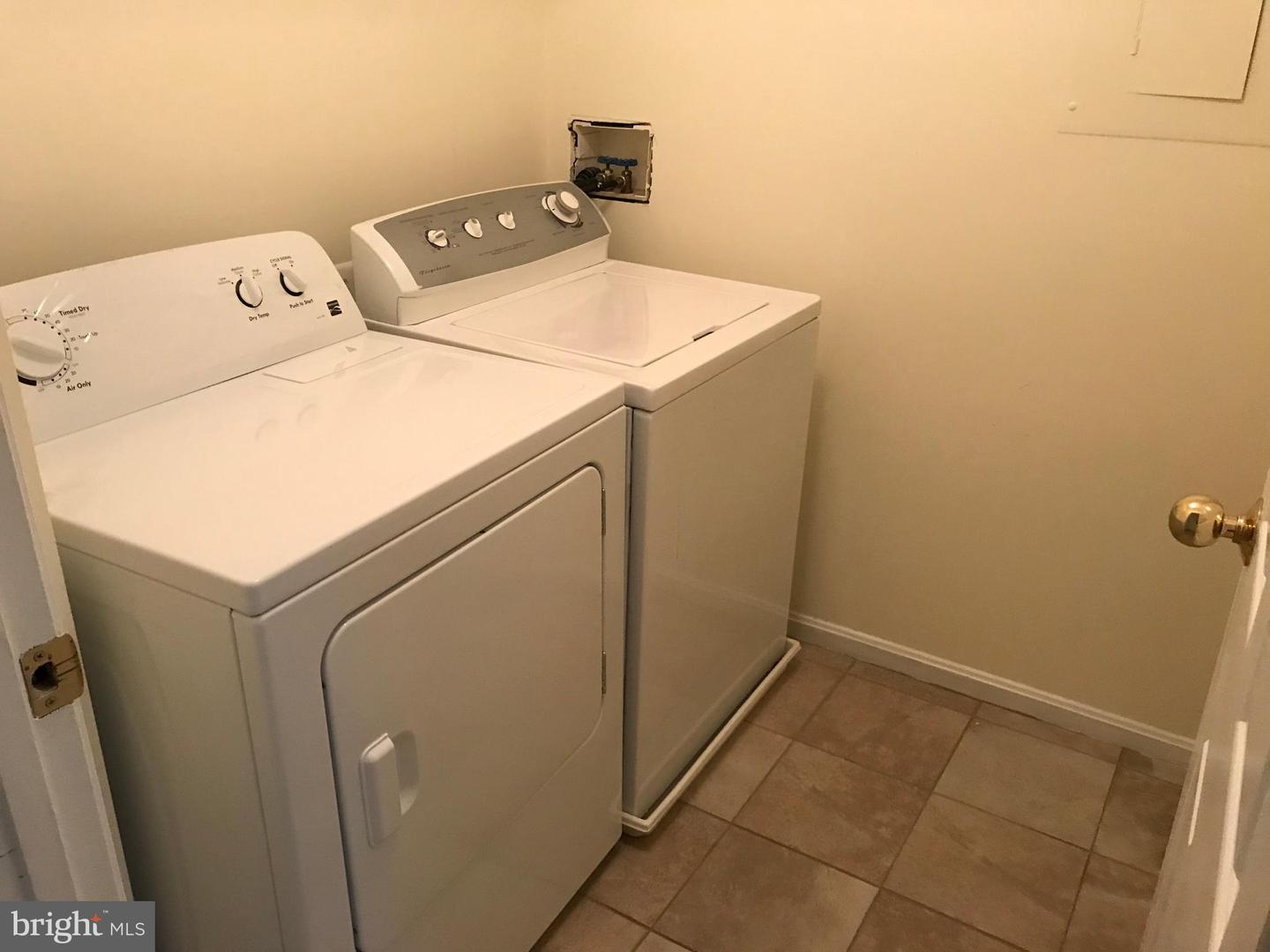 12000 Amber Ridge Cir #a-202 Property Photo 13