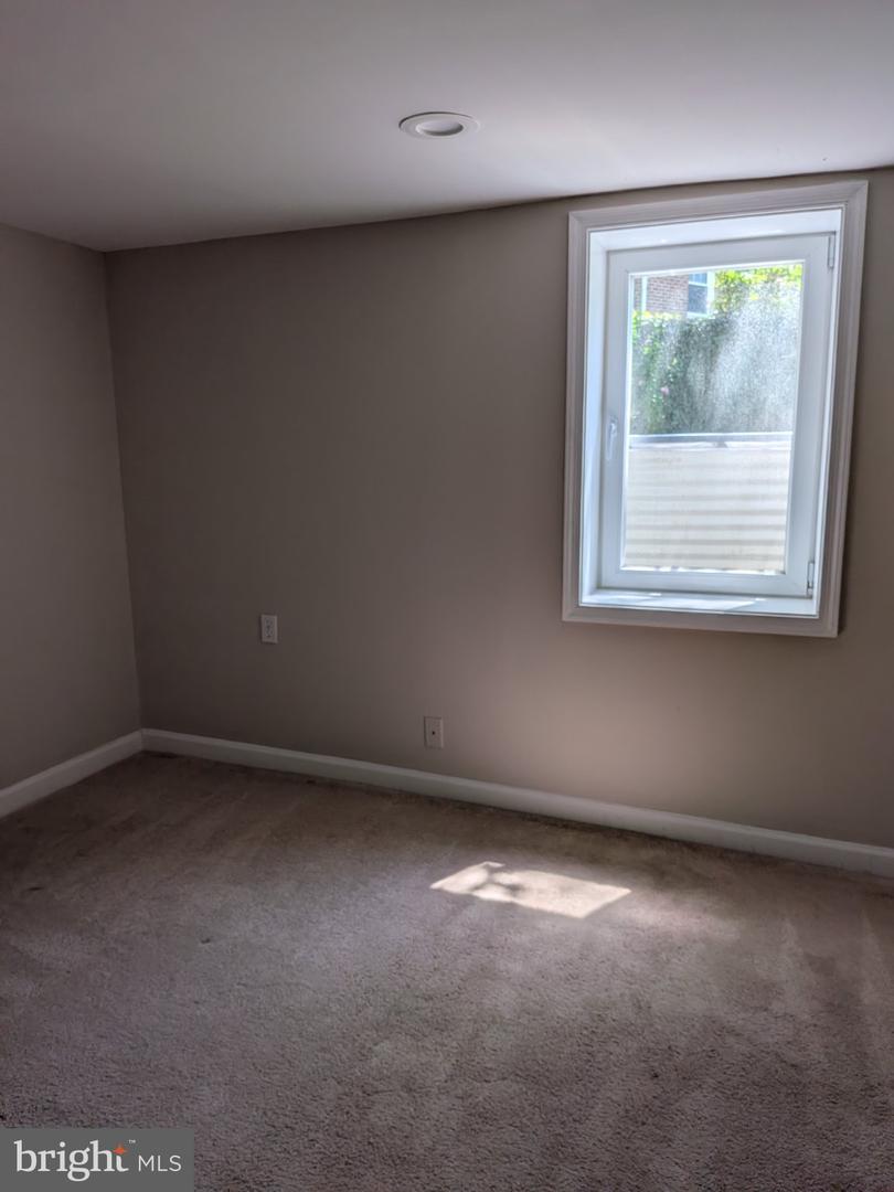 2102 Luzerne Ave Property Photo 16