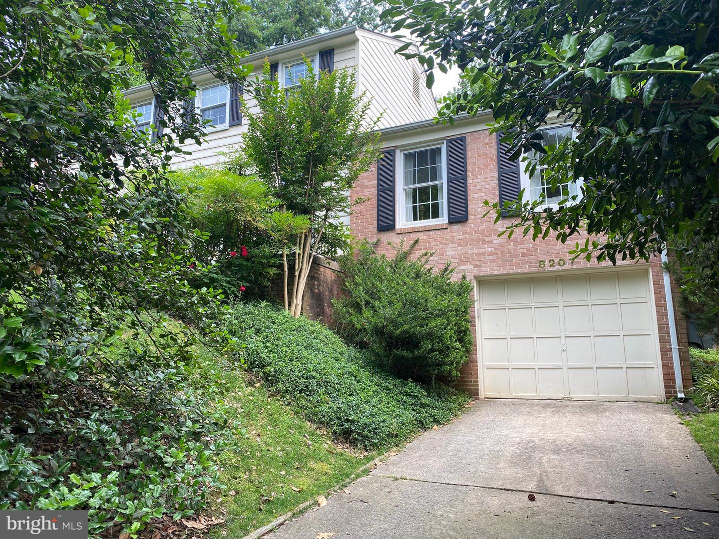 8207 GENEVA MASON RD Property Photo 1