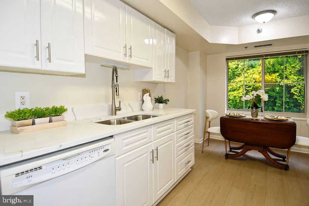 14809 Pennfield Cir #415 Property Photo 5