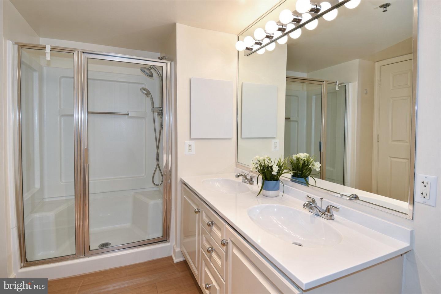 14809 Pennfield Cir #415 Property Photo 18