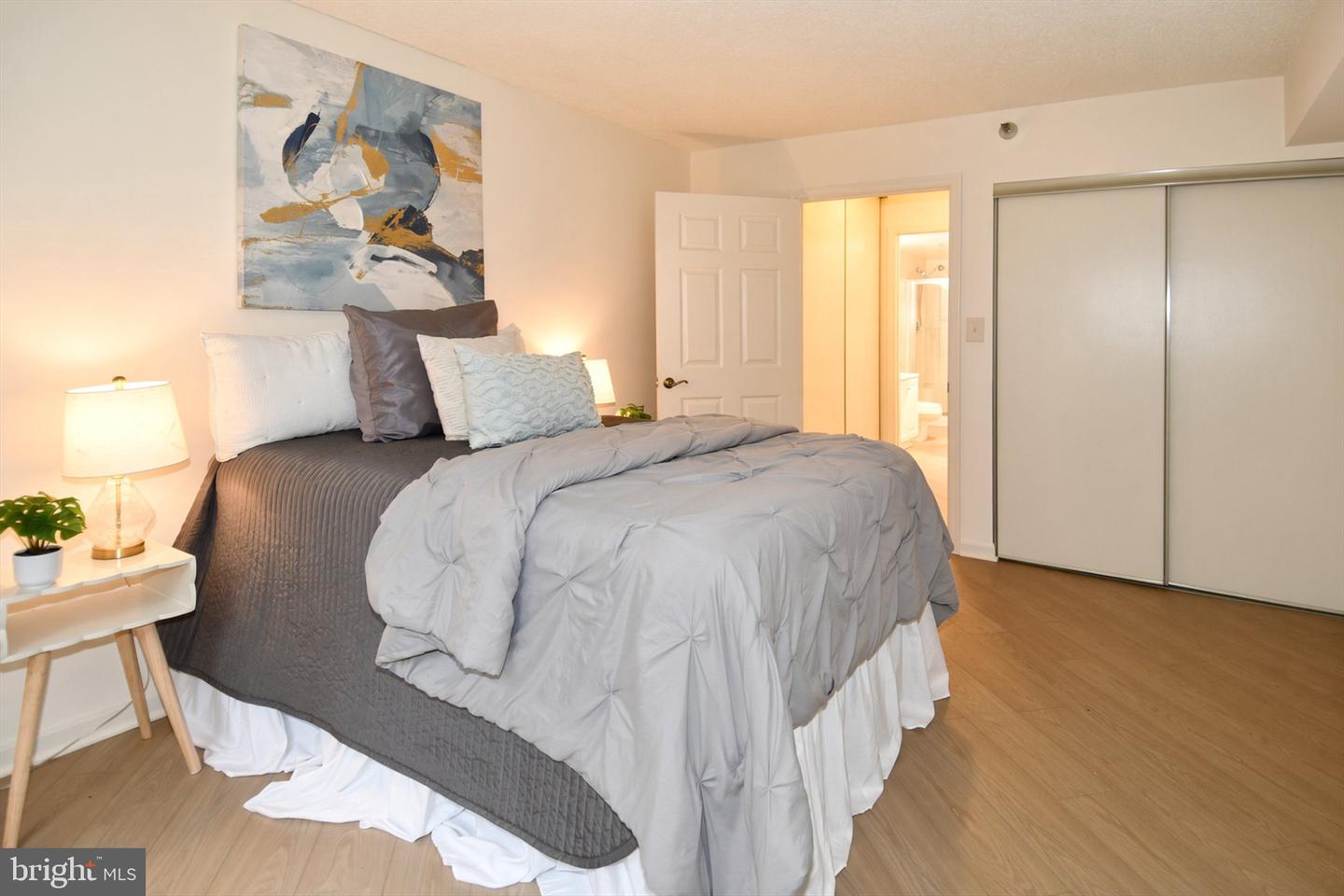 14809 Pennfield Cir #415 Property Photo 22