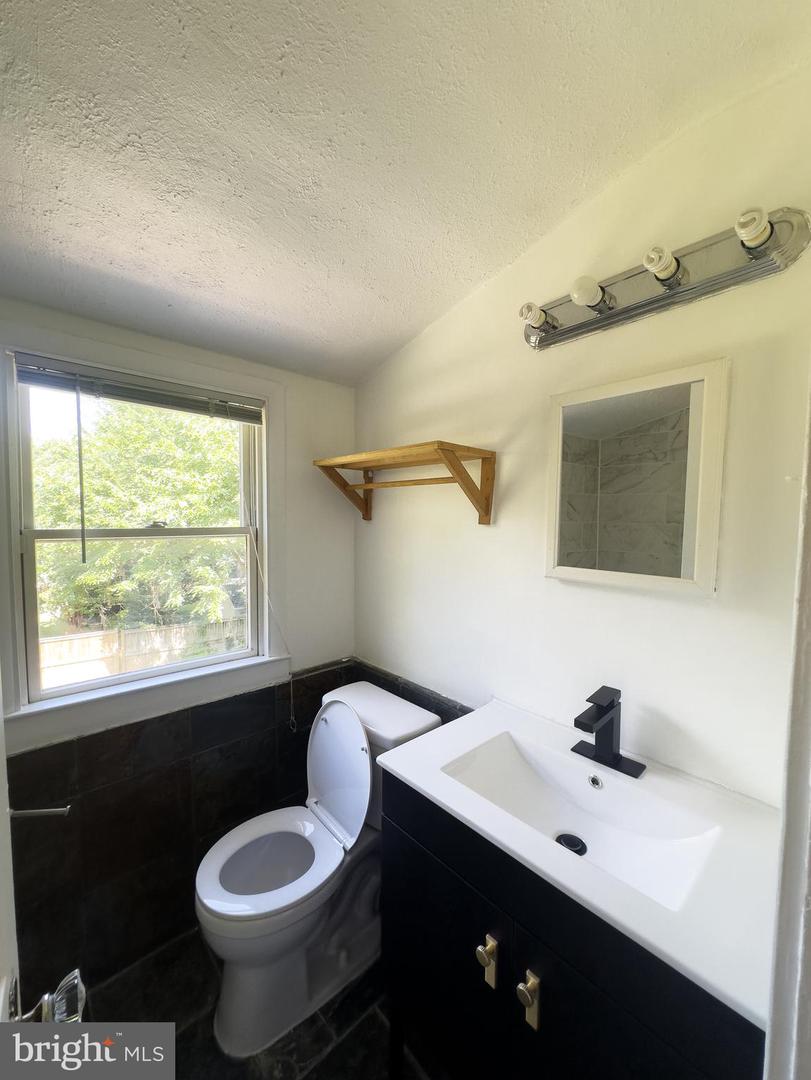 3515 Nimitz Rd Property Photo 9