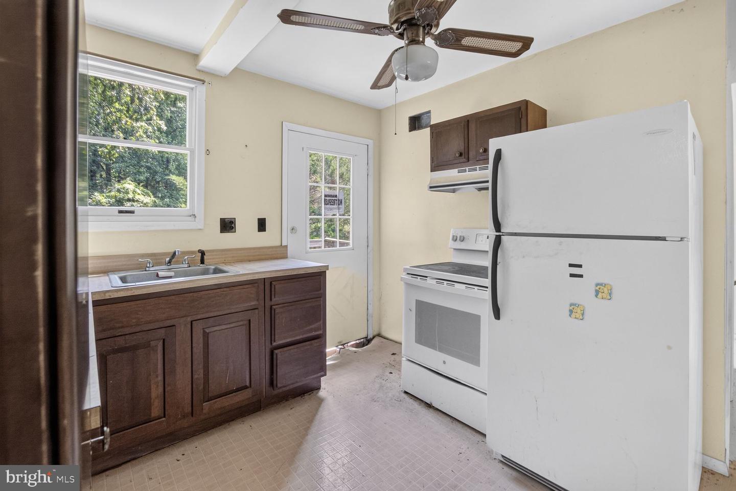 15325 Holly Grove Rd Property Photo 14