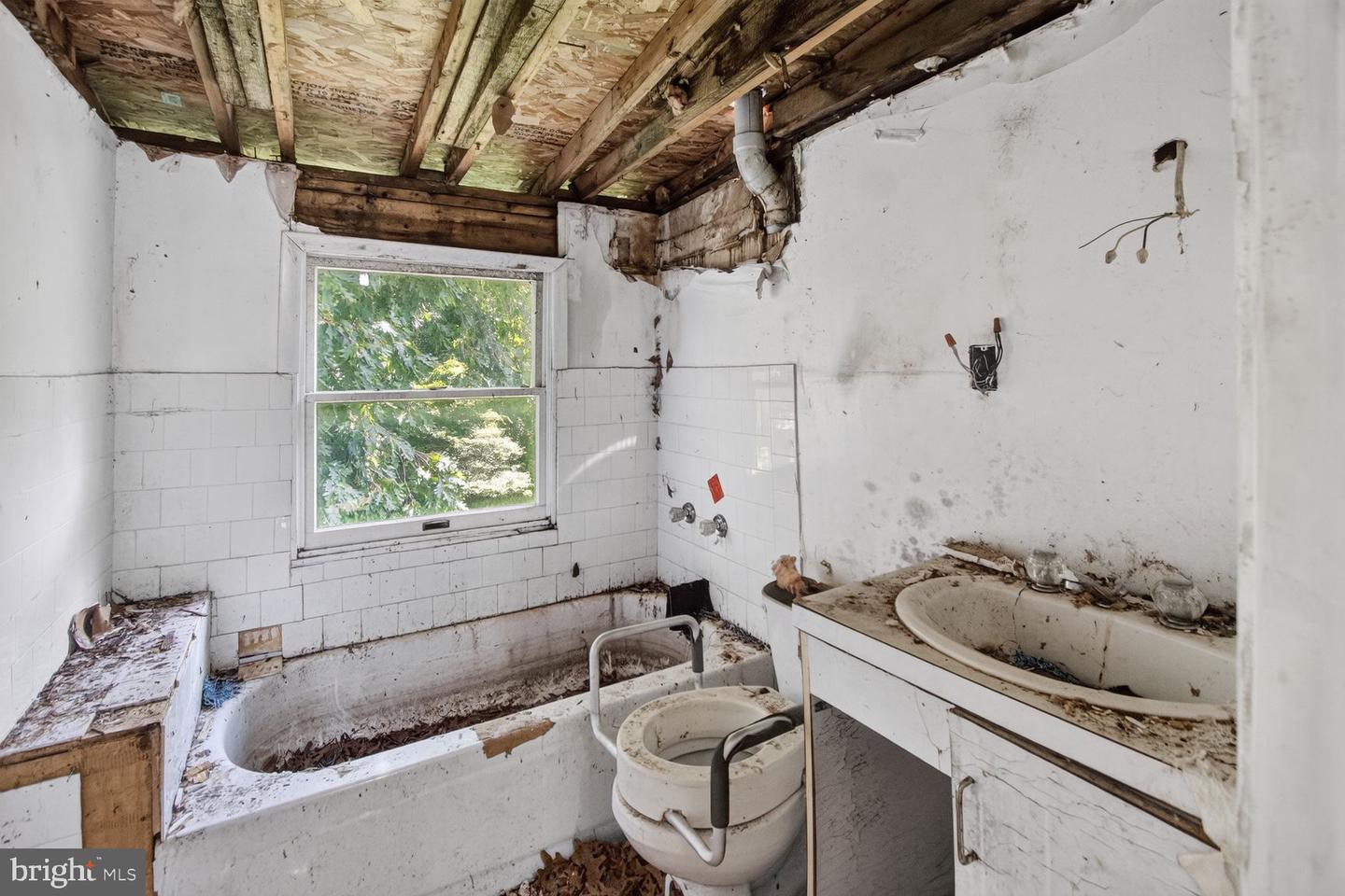 15325 Holly Grove Rd Property Photo 24