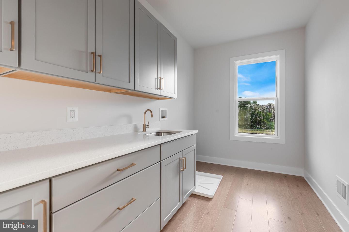 5024 Strathmore Ave Property Photo 24
