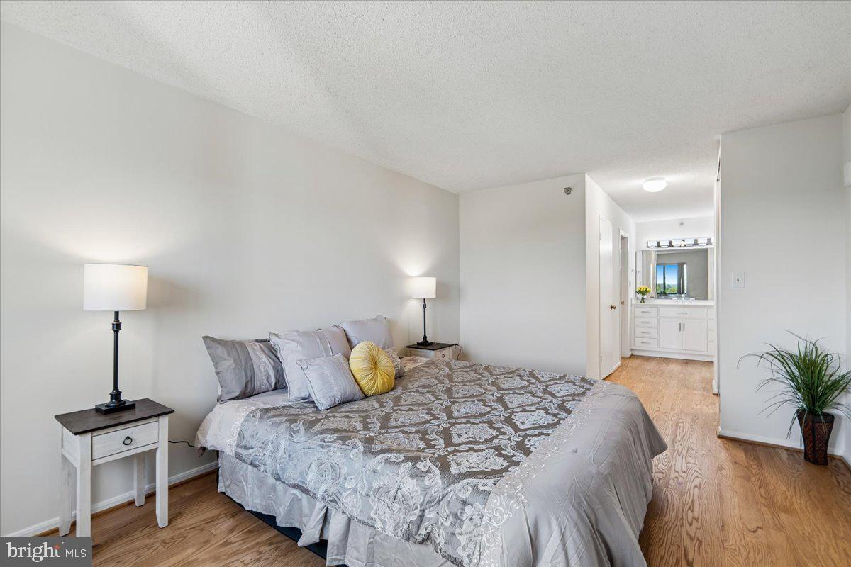 15115 Interlachen Dr #3-901 Property Photo 12