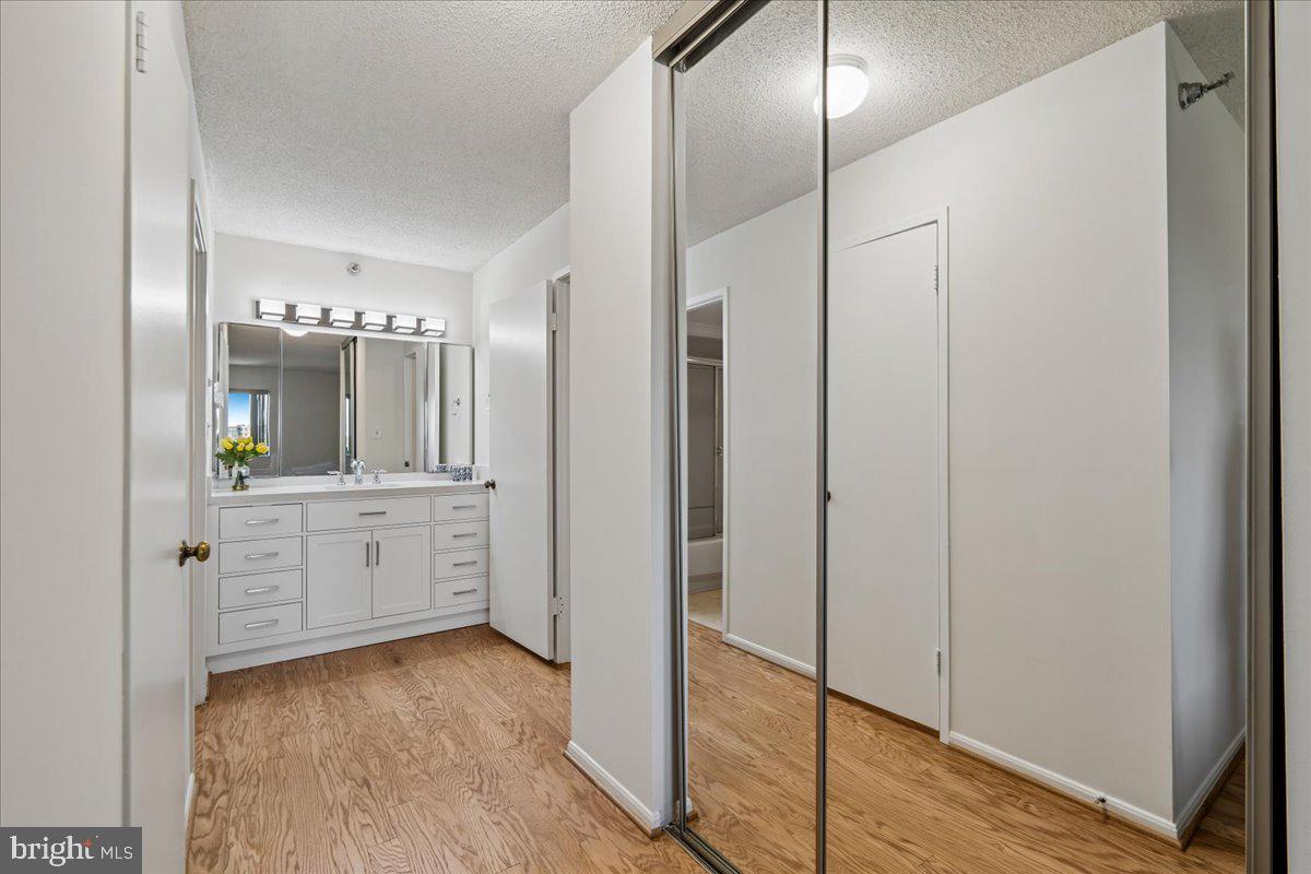 15115 Interlachen Dr #3-901 Property Photo 14