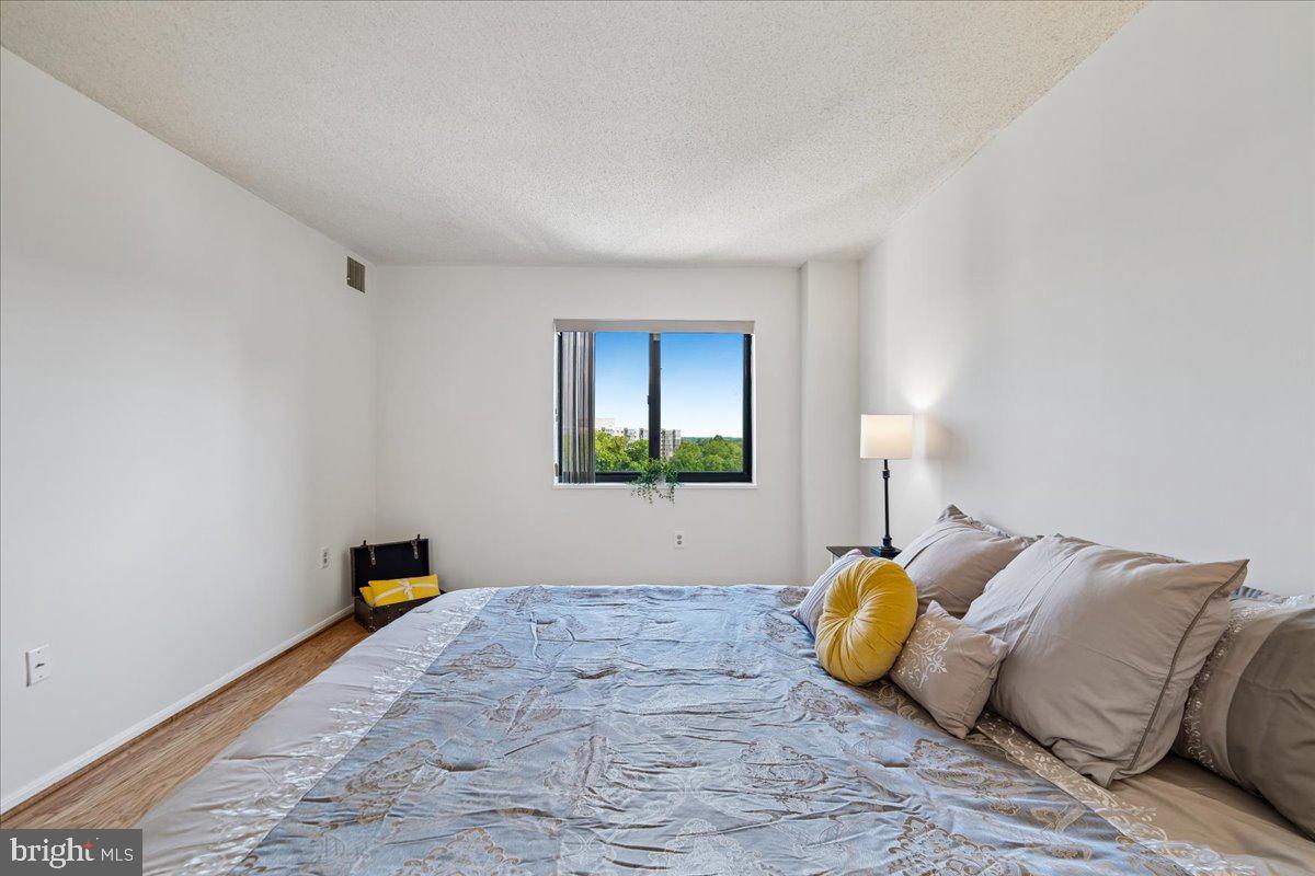 15115 Interlachen Dr #3-901 Property Photo 15