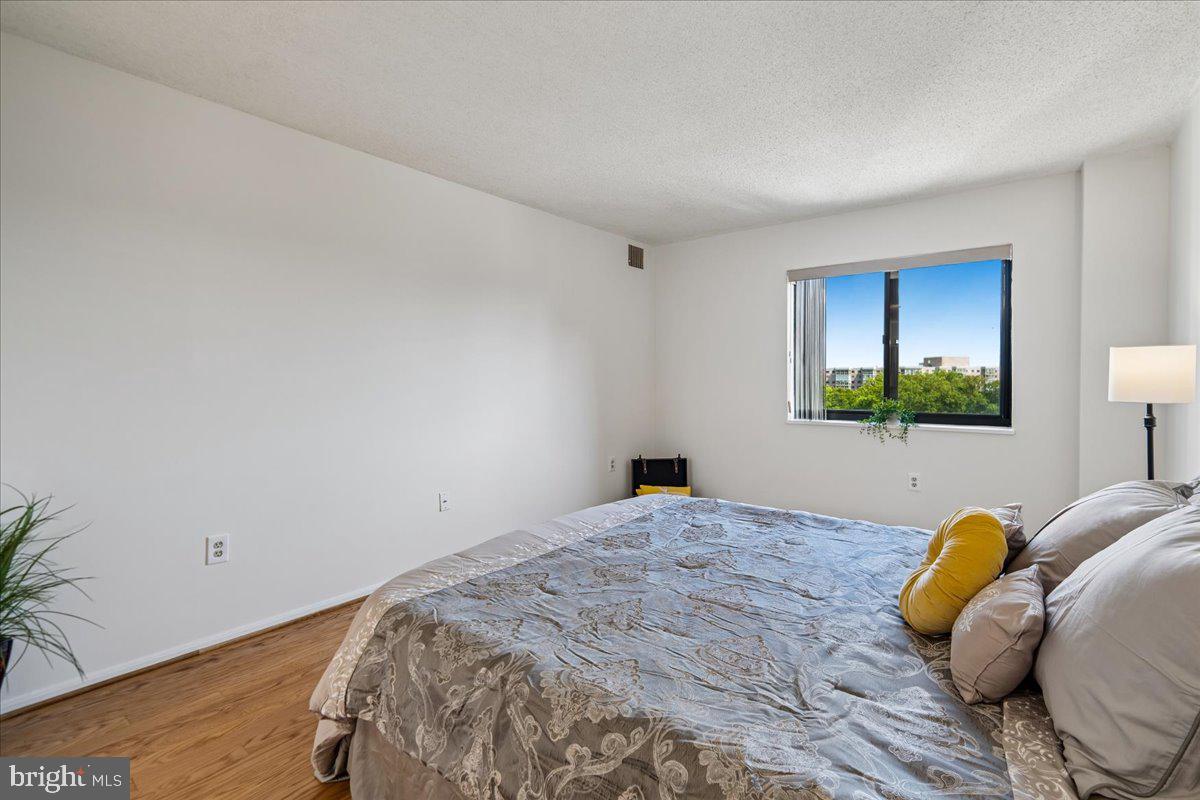 15115 Interlachen Dr #3-901 Property Photo 16