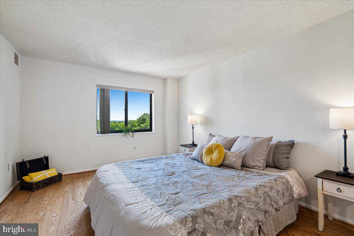 15115 Interlachen Dr #3-901 Property Photo 17