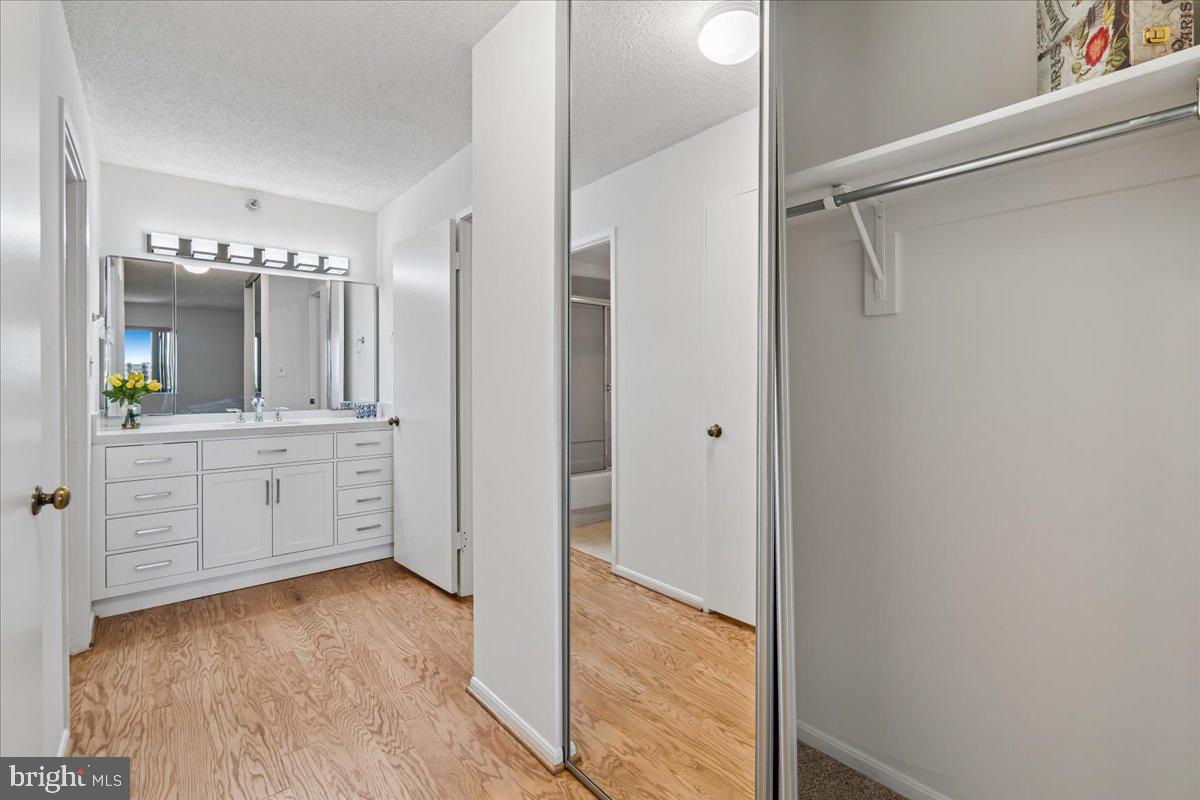15115 Interlachen Dr #3-901 Property Photo 19
