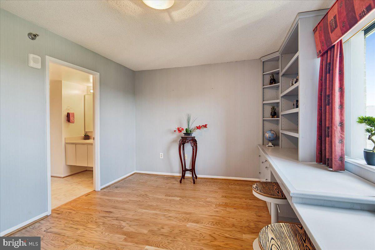 15115 Interlachen Dr #3-901 Property Photo 27