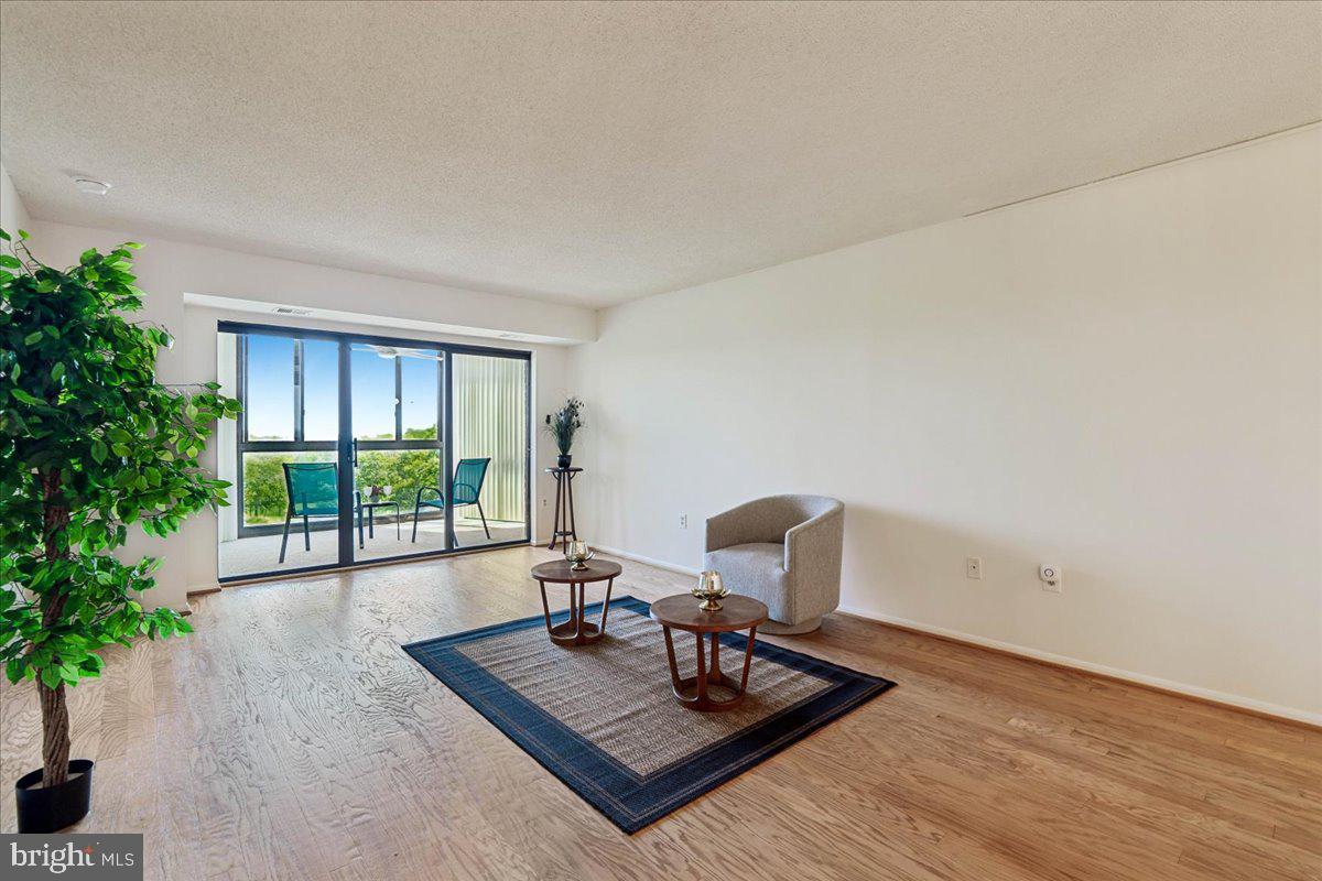 15115 Interlachen Dr #3-901 Property Photo 34