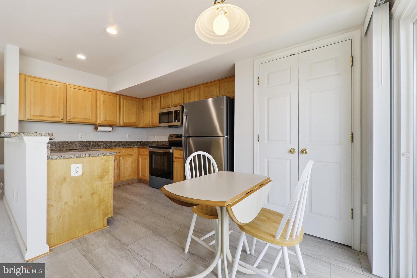 12832 Rexmore Dr #4 Property Photo 15