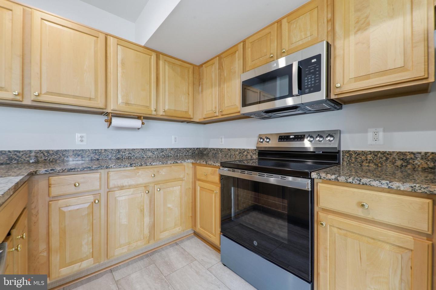 12832 Rexmore Dr #4 Property Photo 17