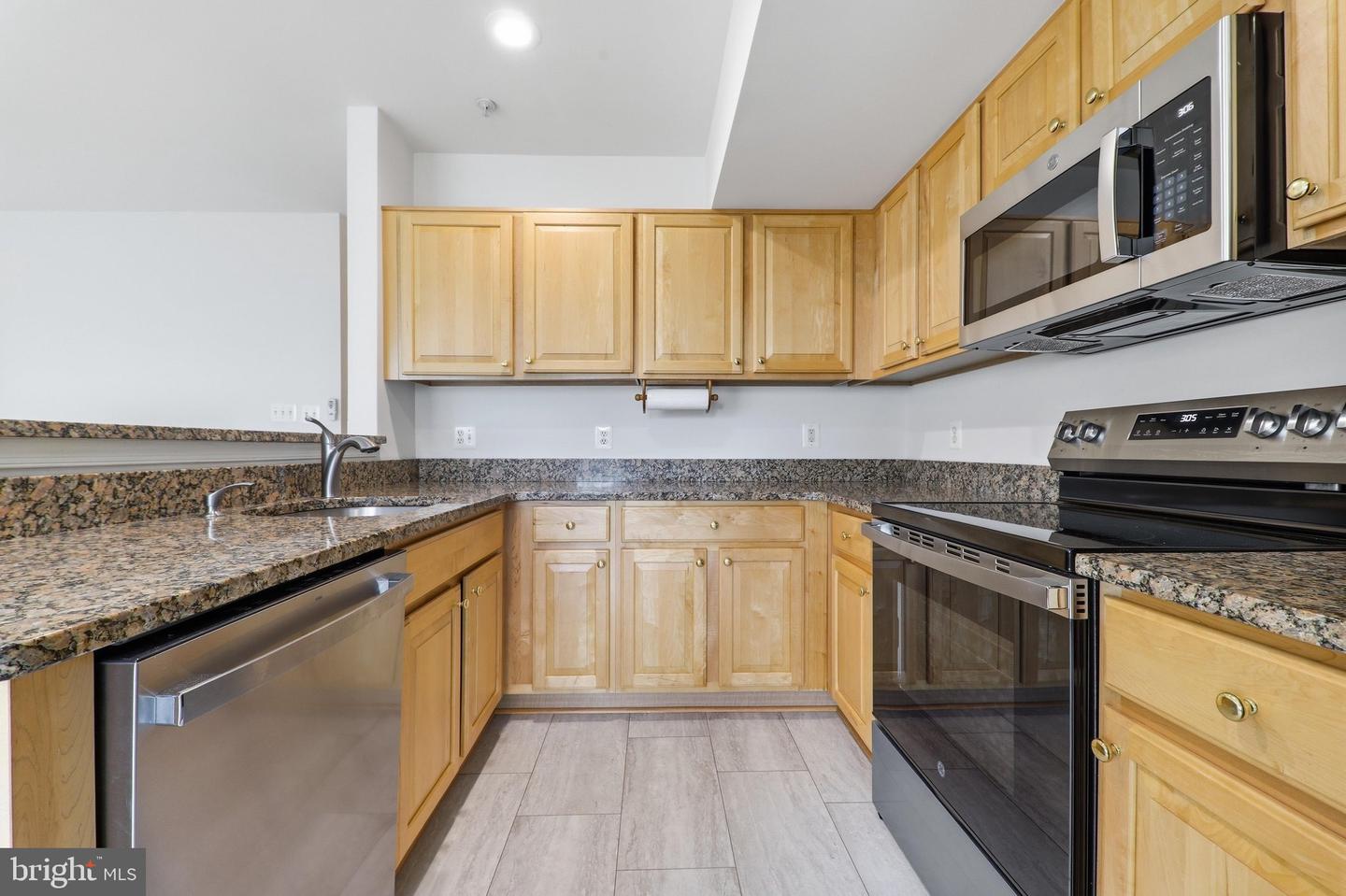 12832 Rexmore Dr #4 Property Photo 18