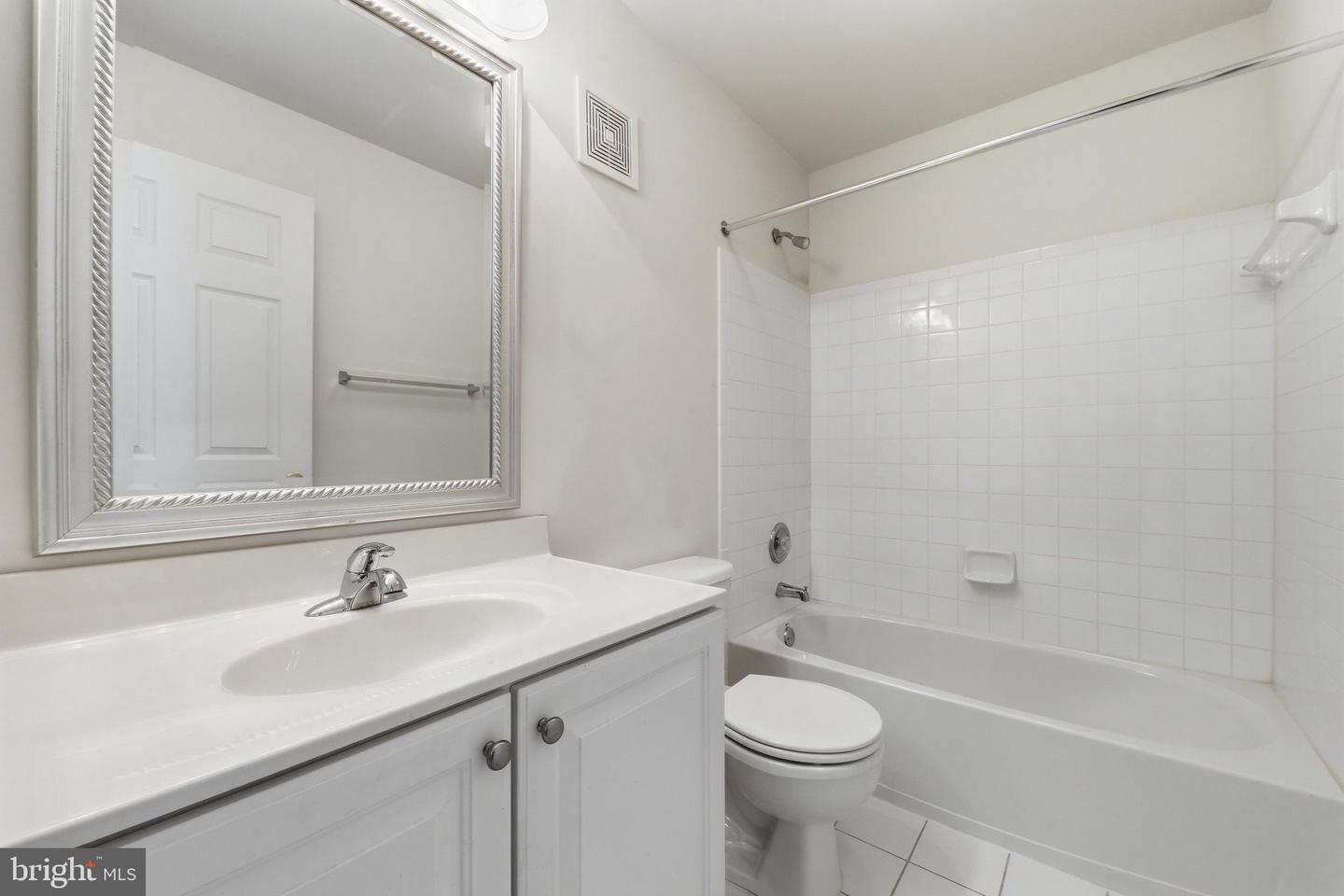 12832 Rexmore Dr #4 Property Photo 35