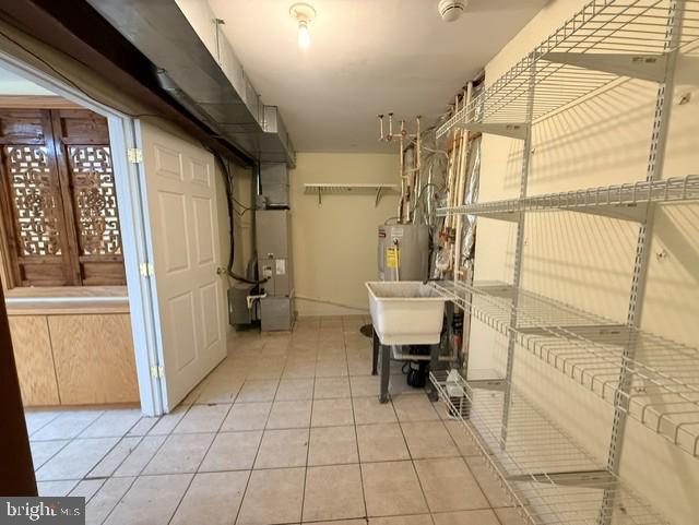 324 Main St Property Photo 5