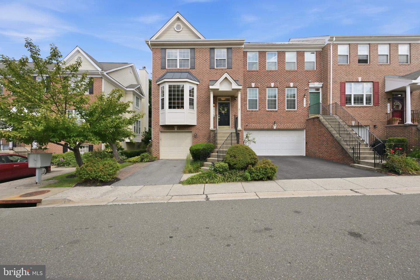 111 Longpoint Way Property Photo 1