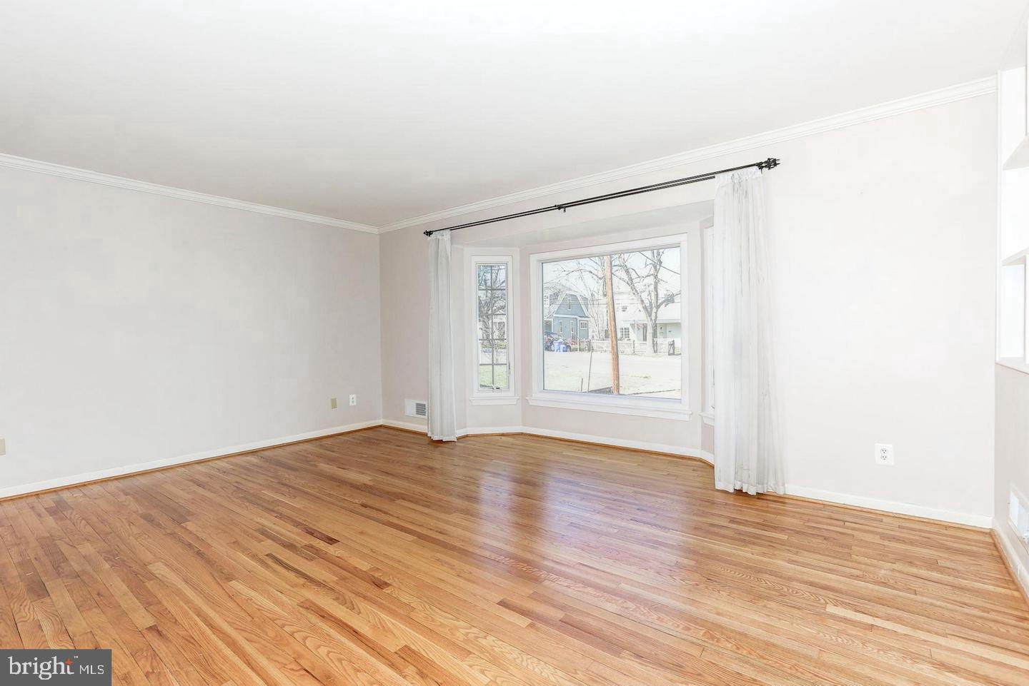 5808 Greentree Rd Property Photo 7