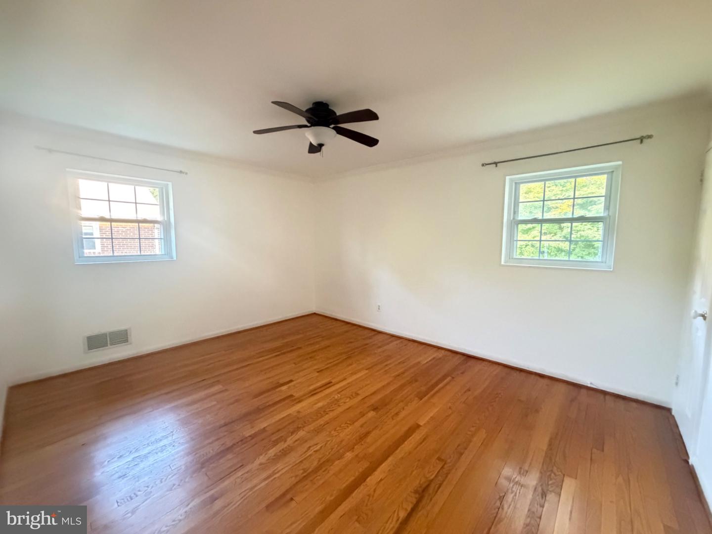 5808 Greentree Rd Property Photo 11