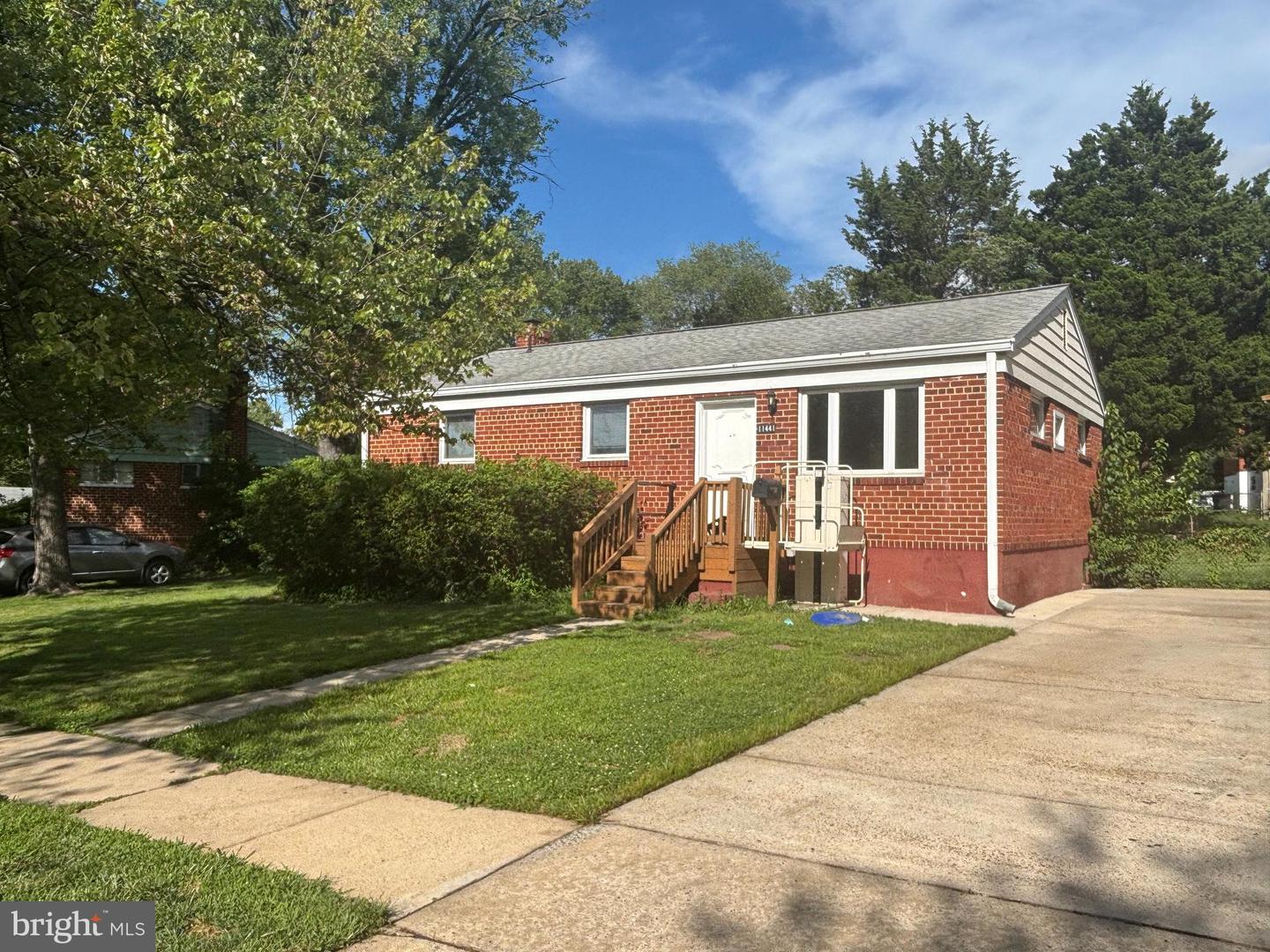 11441 Schuylkill Rd Property Photo 2